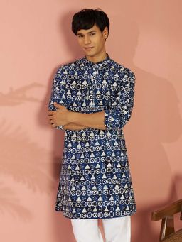 Vastramay - Blue Printed Cotton Regular Kurta