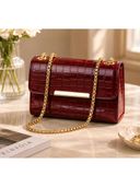 Maroon color option, Currently selected