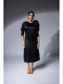 Weaving Cult - Black Blair Ruffle Detailing Midi Dress