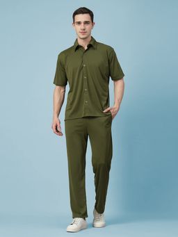 CHKOKKO - Men Olive Solid Collar Neck Summer Co-Ord (Set of 2)