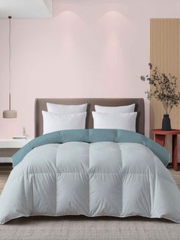 MULBERRY LIVING - Double Blue Reversible Comforter(Queen)