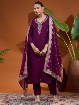 Koskii - Wine Embellished V-Neck Three Fourth Sleeves Kurta Pant & Dupatta