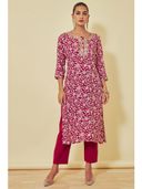 Maroon color option, Currently selected