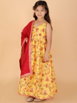 Vastramay - Girls Yellow and Maroon Anarkali Kurta & Dupatta (Set of 2)
