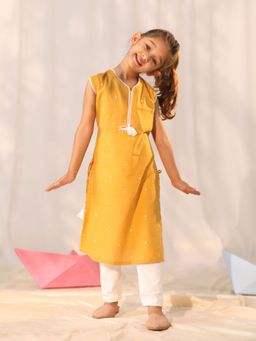 Vastramay - Girls Mustard Kurta Leggings (Set of 2)