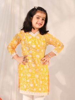 Vastramay - Girls Yellow Kurta