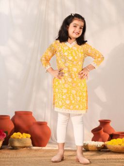 Vastramay - Girls Yellow Kurta Leggings (Set of 2)