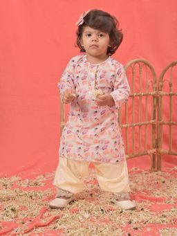 Vastramay - Girls White Kurta and Patiala (Set of 2)