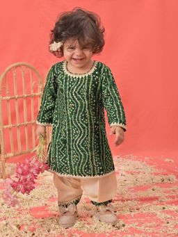 Vastramay - Girls Green Kurta and Patiala (Set of 2)
