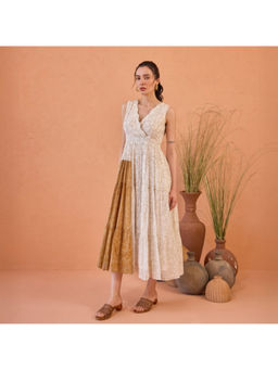 Taro India - Coconut Dust Midi Dress
