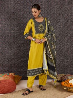 Indo Era - Green Printed Straight Kurta with Pant and Dupatta