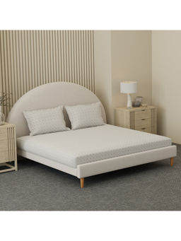 Boutique Living - Cottage Garden White Geometric King Bedsheet With Pillow Covers
