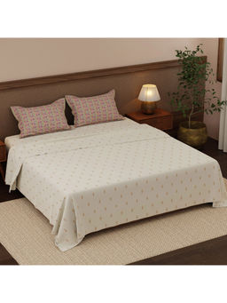 Boutique Living - Heritage Walk White Ethnic Print King Bedsheet With Pillow Covers