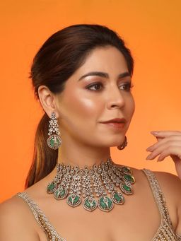 Auraa Trends - Luxury Gold Plated Green Stone Choker Necklace with Earrings Bridal Wedding