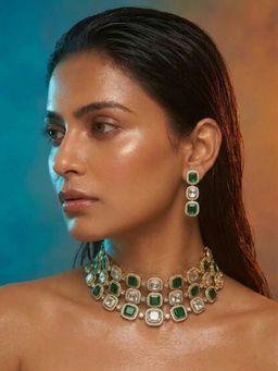 Auraa Trends - Emerald Green Cushion Cut Choker Necklace with Earrings | Luxury Bridal Jewellery