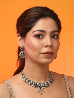 Auraa Trends - Luxury Emerald Green Stone Bridal Necklace with Earrings With American Diamonds