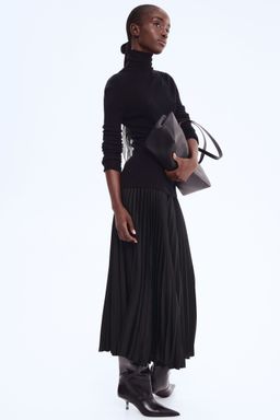 H&M - Women Black Pleated Skirt