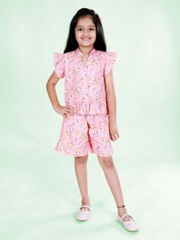 KiddoPanti - Girlss Pink Ruffled Sleeves Flower Printed Top with Frill Shorts (Set of 2)