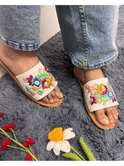 Desi Colour - Jute Pastel Thread and Pearl Sandals