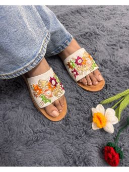 Desi Colour - Jute Pastel Thread and Pearl Sandals