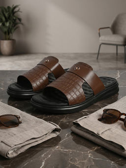 REGAL - Brown Men Textured Leather Sandals