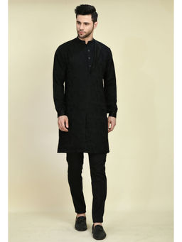 ONE MAN SHOW - Men Embroidered Black Kurta & Pant (Set of 2)