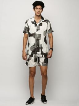 SHOWOFFFF - Men Shirt Collar Multi-Color Printed Co-Ord (Set of 2)