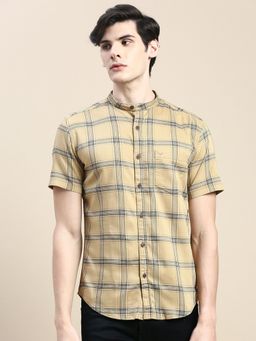 SHOWOFFFF - Men Short Sleeves Tartan Checks Mandarin Collar Beige Slim Fit Shirt