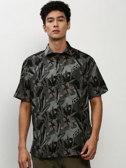 SHOWOFFFF - Men Short Sleeves Spread Collar Multi-Color Floral Premium Shirt