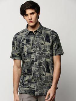 SHOWOFFFF - Men Short Sleeves Spread Collar Multi-Color Abstract Premium Shirt
