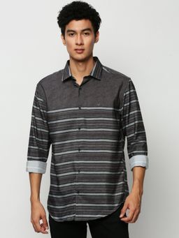 SHOWOFFFF - Men Long Sleeves Spread Collar Charcoal Horizontal Stripes Premium Shirt
