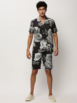 SHOWOFFFF - Men Shirt Collar Black Floral Printed Co-Ord (Set of 2)