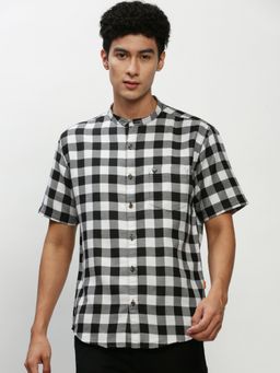 SHOWOFFFF - Men Short Sleeves Mandarin Collar Black Gingham Checks Standard Shirt