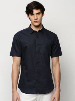 SHOWOFF - Men Short Sleeves Spread Collar Navy Blue Solid Premium Shirt