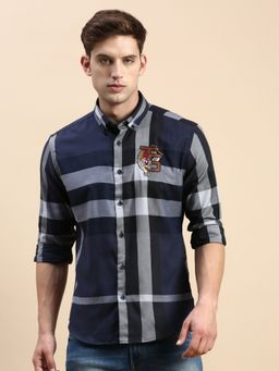 SHOWOFF - Men Spread Collar Navy Blue Slim Fit Checks Shirt