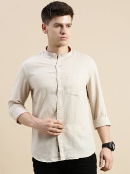 SHOWOFFFF - Men Long Sleeves Mandarin Collar Beige Solid Slim Fit Shirt
