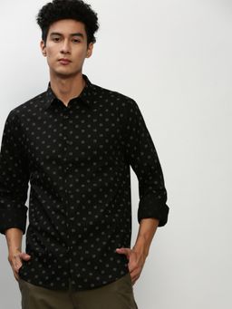 SHOWOFF - Men Long Sleeves Spread Collar Black Micro Ditsy Smart Shirt