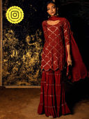 Maroon color option, Currently selected