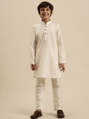 Off White color option, Currently selected