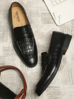 Teakwood - Black Textured Leather Loafers