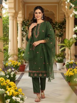 Vaamsi - Women Green Silk Blend Embroidered Straight Kurta Pant & Dupatta (Set of 3)