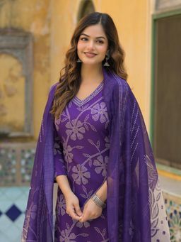 Vaamsi - Women Blue Floral Kurta with Pant and Dupatta (Set of 3)