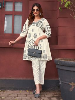 Tikhi Imli - Women's Off White Embroidered A-Line Fit Kurta with Pant (Set of 2)