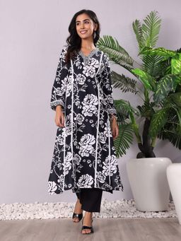 Varanga - Women's Black Floral Straight Fit Kurta with Pant (Set of 2)