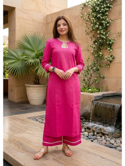 Anveri Textiles - Women Pink Solid/Plain Cotton Blend Kurta with Pant
