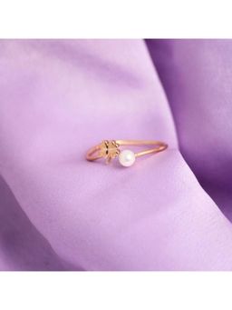 Salty - White Pretty Pearls Golden Ring