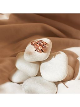 Salty - White Snapdragon Spinner Ring
