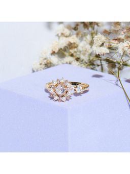 Salty - White Flower Spinner Golden Ring