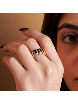 Salty - Gold Radiant Ruler Ring