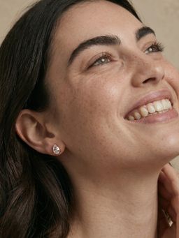 Palmonas - Elegant Crystal Stud Earrings